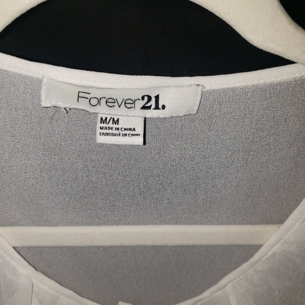 Forever 21 Ruffled blouse - Picture 5 of 5